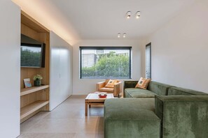 House | 1 bedroom, Internet - Charming Chic Stay With Garden Views Parking (Lichtervelde)