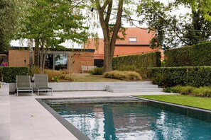 House | 1 bedroom, Internet - Charming Chic Stay With Garden Views Parking (Lichtervelde)