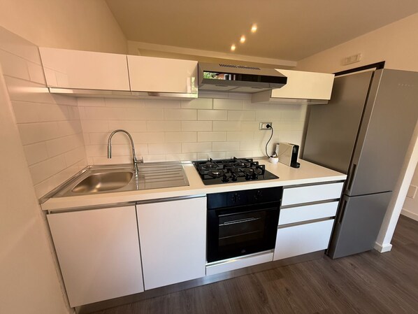 Ofen, Herdplatte, Geschirrspüler