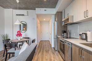 Fridge, microwave, oven, stovetop