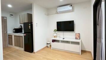 Junior Suite, Sea View | Room amenity