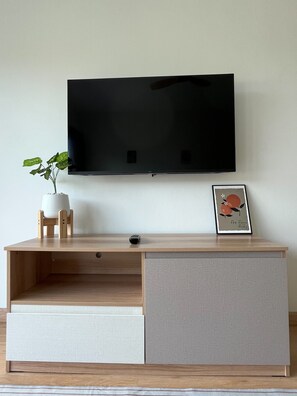 Deluxe Studio, 1 Bedroom, Sea View | Television - Hill Bay Suites (Patong)