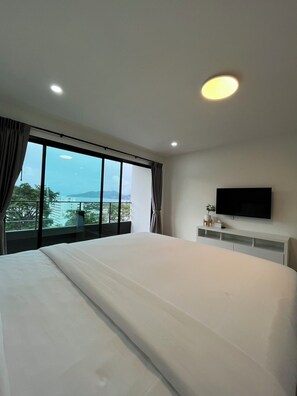 Deluxe Studio, 1 Bedroom, Sea View | Beach/ocean view