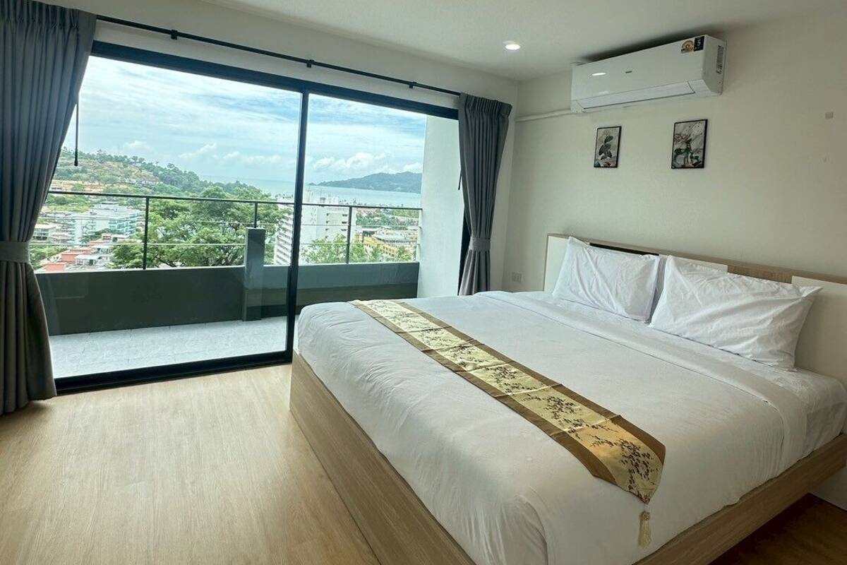 Premier Quadruple Room | Bed sheets