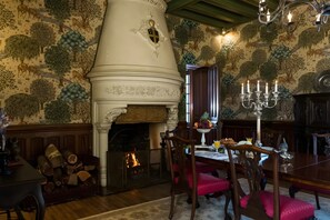 Dining - Guest Room 'Chambre D'hôtes Bleue' with Wi-Fi and Air Conditioning (Azay-sur-Cher)