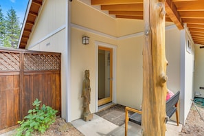 House (3 Bedrooms) | Interior - Outdoor Adventure Haven - 15 Mi to Mount Shasta! (Weed)
