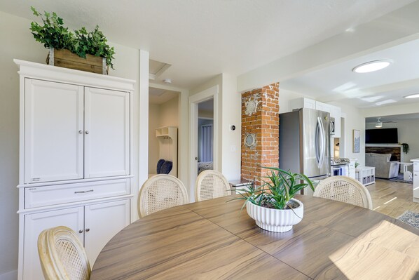 House (4 Bedrooms) | Interior