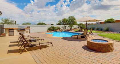 Putting Green, Pool Table! West Valley Family Home
