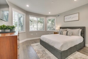 House (5 Bedrooms) | Interior