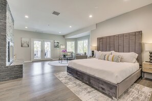 House (5 Bedrooms) | Interior