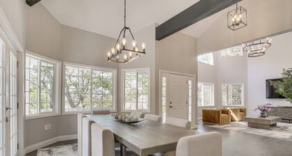 1 Mi to Lake Arrowhead! Luxe Group Getaway