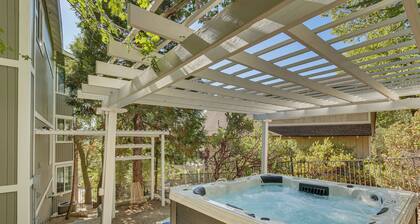 1 Mi to Lake Arrowhead! Luxe Group Getaway