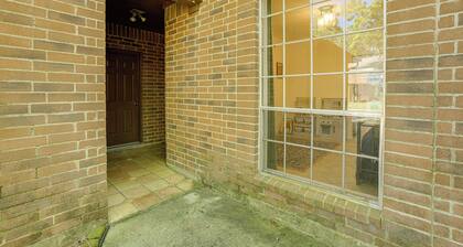 Bike & Explore: Family Home in The Woodlands!