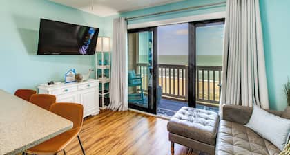 Balcony w/ Ocean View! North Beach 2nd-floor Condo
