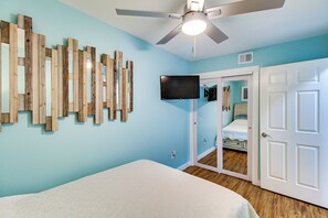 Apartment (1 Bedroom) | Interior - Balcony w/ Ocean View! North Beach 2nd-floor Condo (Corpus Christi)