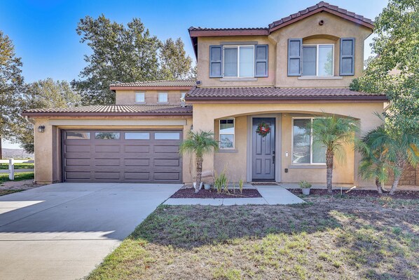 House (4 Bedrooms) | Front of property