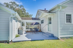 House (3 Bedrooms) | Interior - Sunshine Under the Oak: Baldwin Home w/ Patio! (Baldwin)