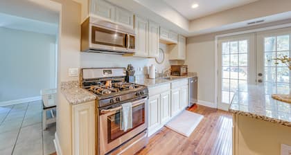 Fire Pit & Grill: Family Home on Fox River Trail!