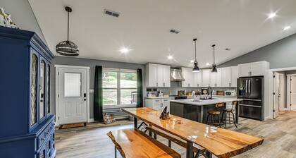 Walk to Lake Barkley! Family Home w/ Outdoor Oasis