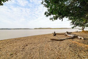 House (4 Bedrooms) | Interior - Walk to Lake Barkley! Family Home w/ Outdoor Oasis (Cadiz)