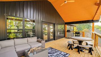 House (4 Bedrooms) | Front of property