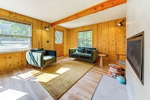House (2 Bedrooms) | Interior