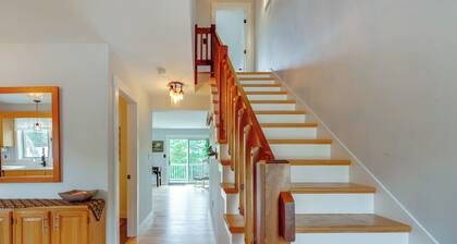 Mtn Views, On-site Trails! Spacious Bartlett Home