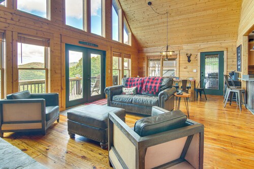 Ski & Hike: Mars Hill Mountaintop Cabin w/ Views
