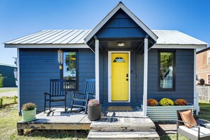 House (2 Bedrooms) | Interior - Steps to Dtwn Kalispell! Pet-friendly Home w/ Yard (Kalispell)