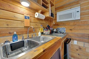 House (1 Bedroom) | Interior