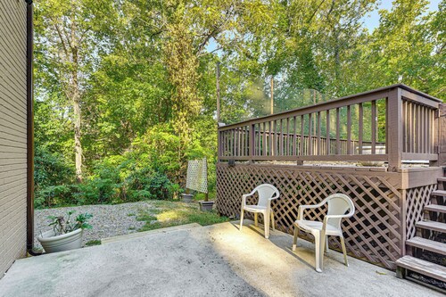 2 Mi to Downtown Monroe: Quiet Apt w/ Patio