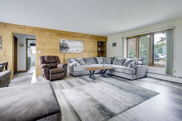House (3 Bedrooms) | Interior