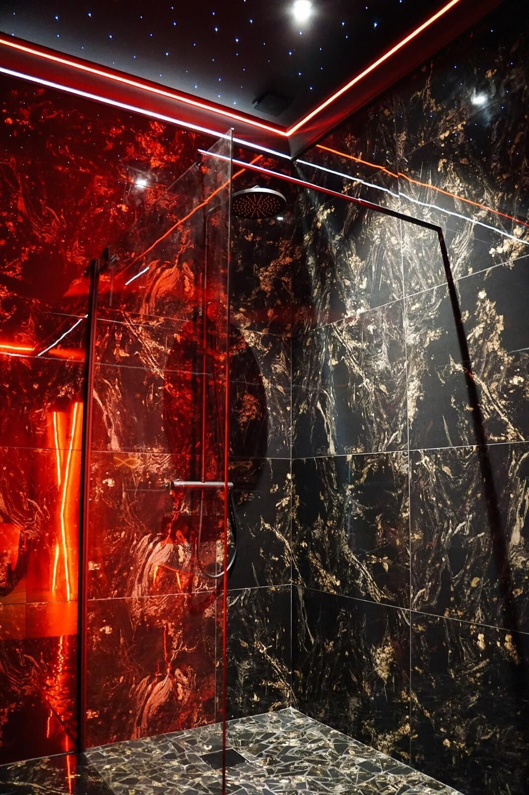 Boblebad, hårføner, håndklær og såpe