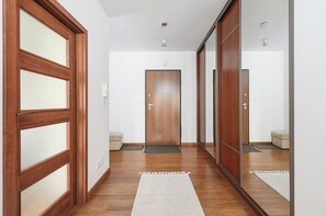 Iron/ironing board, free WiFi - P&O Apartments KEN (Warsaw)