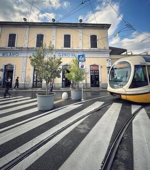 Front of property - Rooms Porta Genova (Milan)