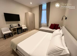 Deluxe Double or Twin Room | In-room safe, desk, blackout drapes, free WiFi - Rooms Porta Genova (Milan)