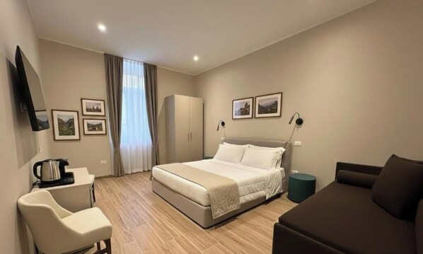 Deluxe Double or Twin Room | In-room safe, desk, blackout drapes, free WiFi - Rooms Porta Genova (Milan)