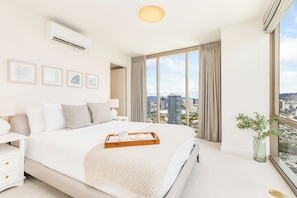 2 bedrooms, iron/ironing board, free WiFi, bed sheets