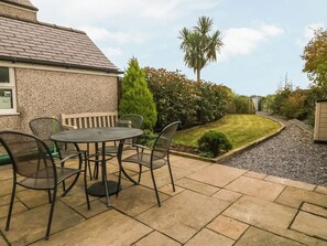 Cottage | Outdoor dining - Rhianfa (Llanfairpwllgwyngyll)
