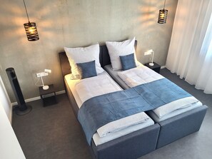 WiFi, bed sheets