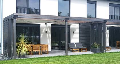 Holiday Home 'Schlossterrassen 8b' with Lake View, Private Terrace and Wi-Fi