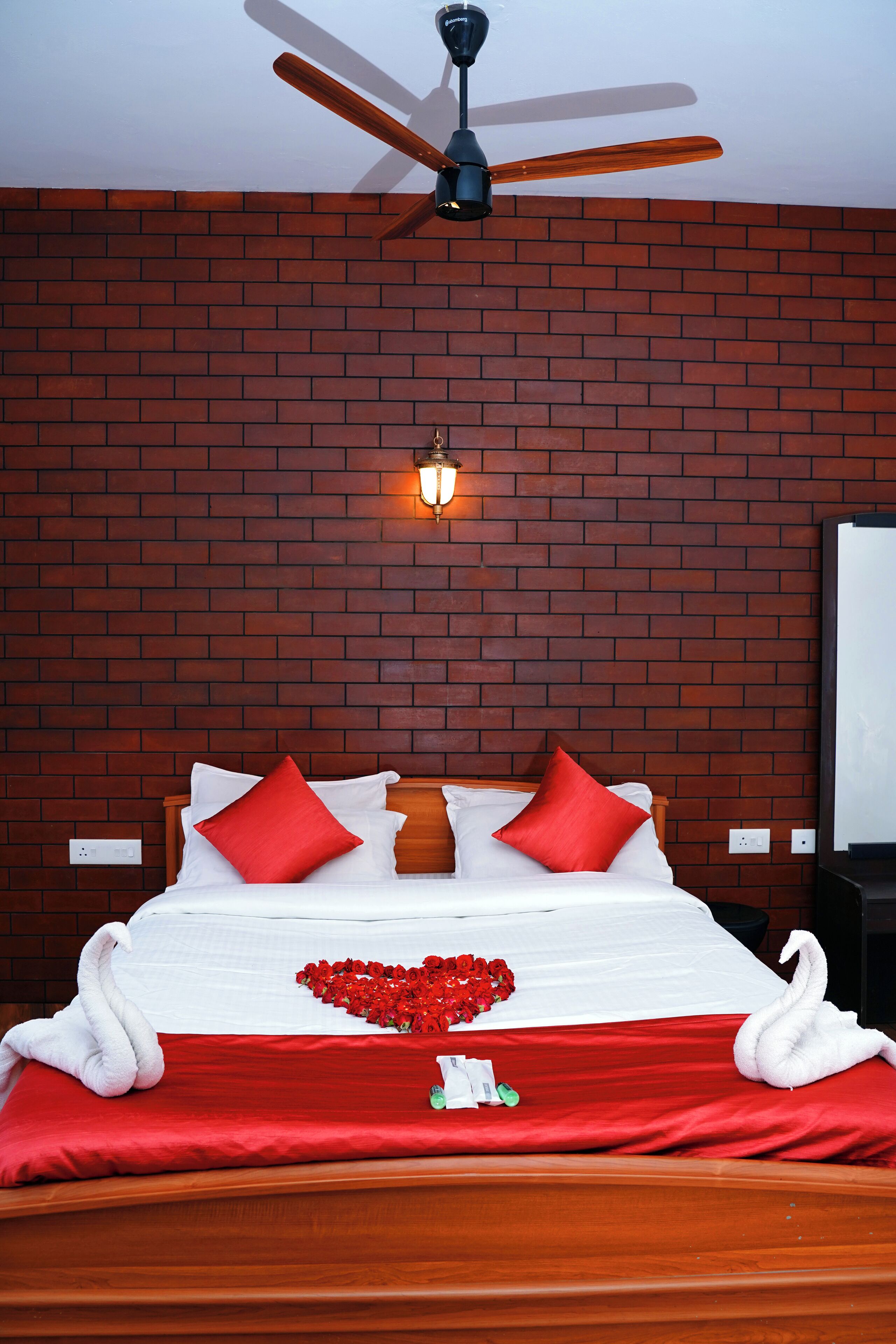 Deluxe Double or Twin Room, River View | Free WiFi