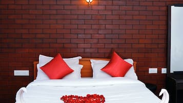 Deluxe Double or Twin Room, River View | Free WiFi