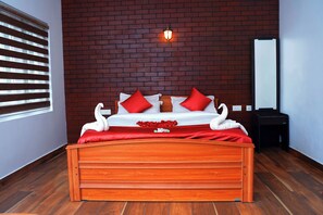 Deluxe Double or Twin Room, River View | Free WiFi