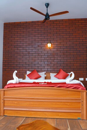 Deluxe Double or Twin Room, River View | Free WiFi