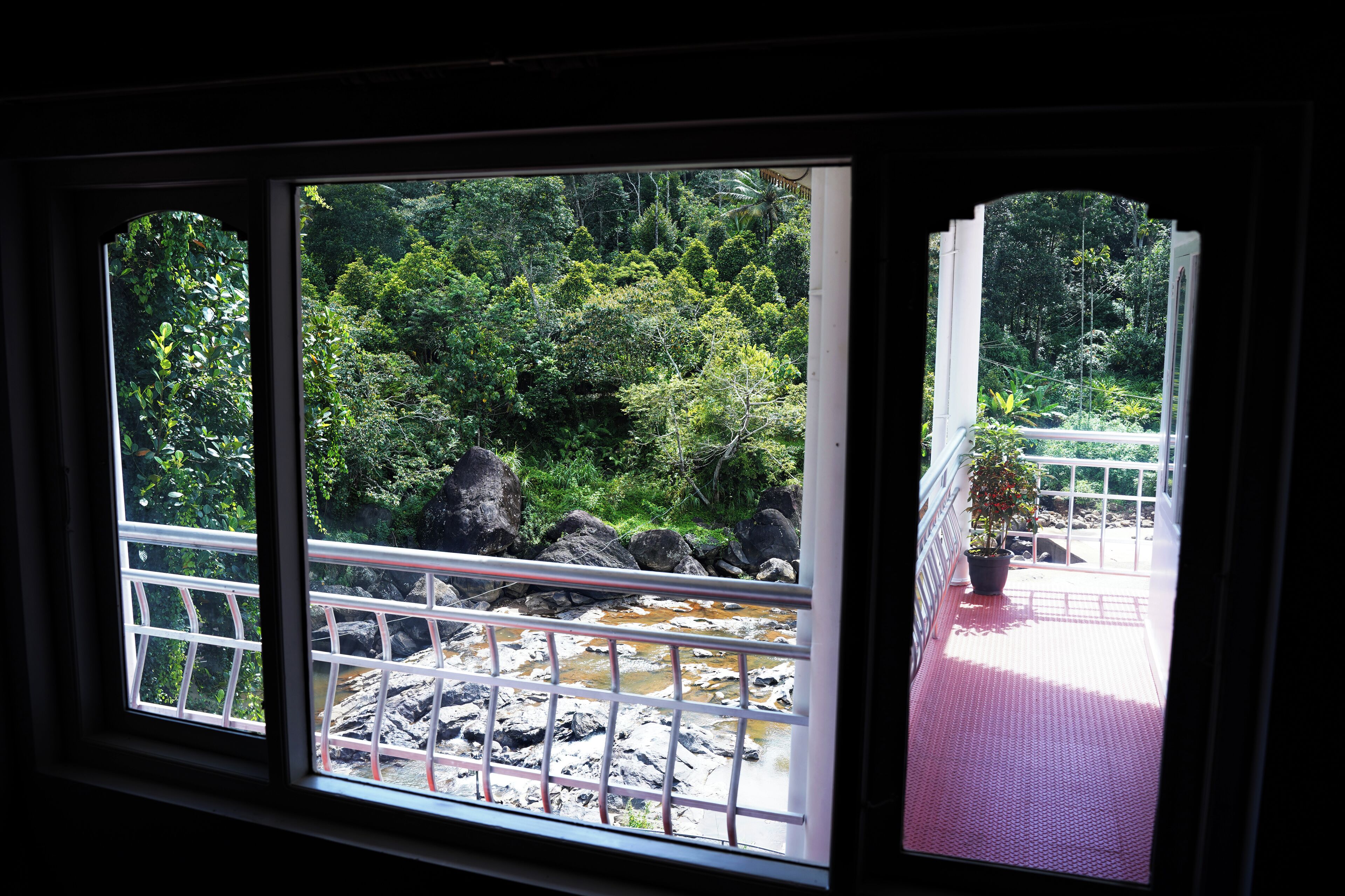 디럭스 더블룸 또는 트윈룸, 강 전망 | 발코니 전망