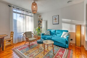Living area - Apartment 'Bel Appartement Louis Charme Ancien' with Wi-Fi (Pornichet)