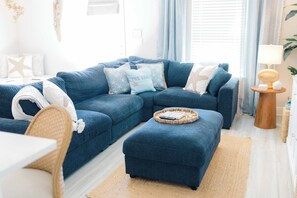 TV, offices - Stay Salty- Brand New, Ocean Views, Sleeps 9 (Port St. Joe)