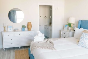 3 bedrooms, iron/ironing board, travel crib, WiFi - Stay Salty- Brand New, Ocean Views, Sleeps 9 (Port St. Joe)