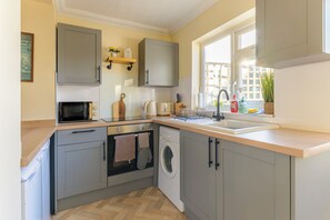 Micro-ondes, four, plaque de cuisson